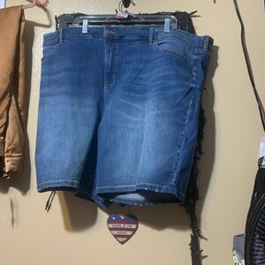 #416 size 28 torrid NWT Blue Denim Shorts
